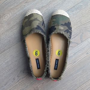 Nine West Camoflauge Espadrilles